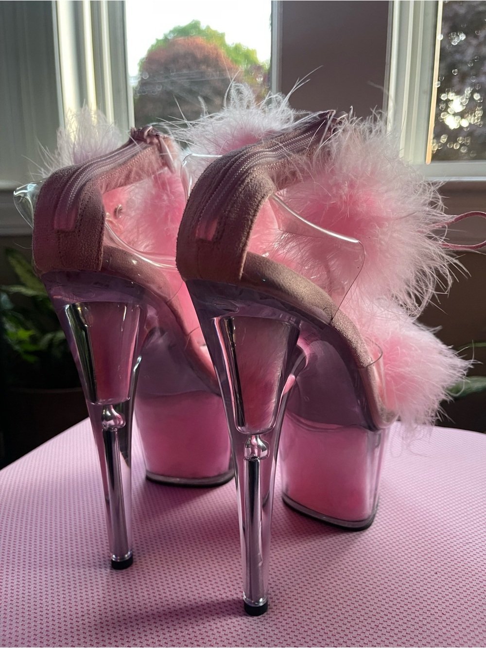 Pleaser Adore-724F Clear Baby Pink Marabou Feather 7" Platform Sandals NIB - Picture 5 of 5